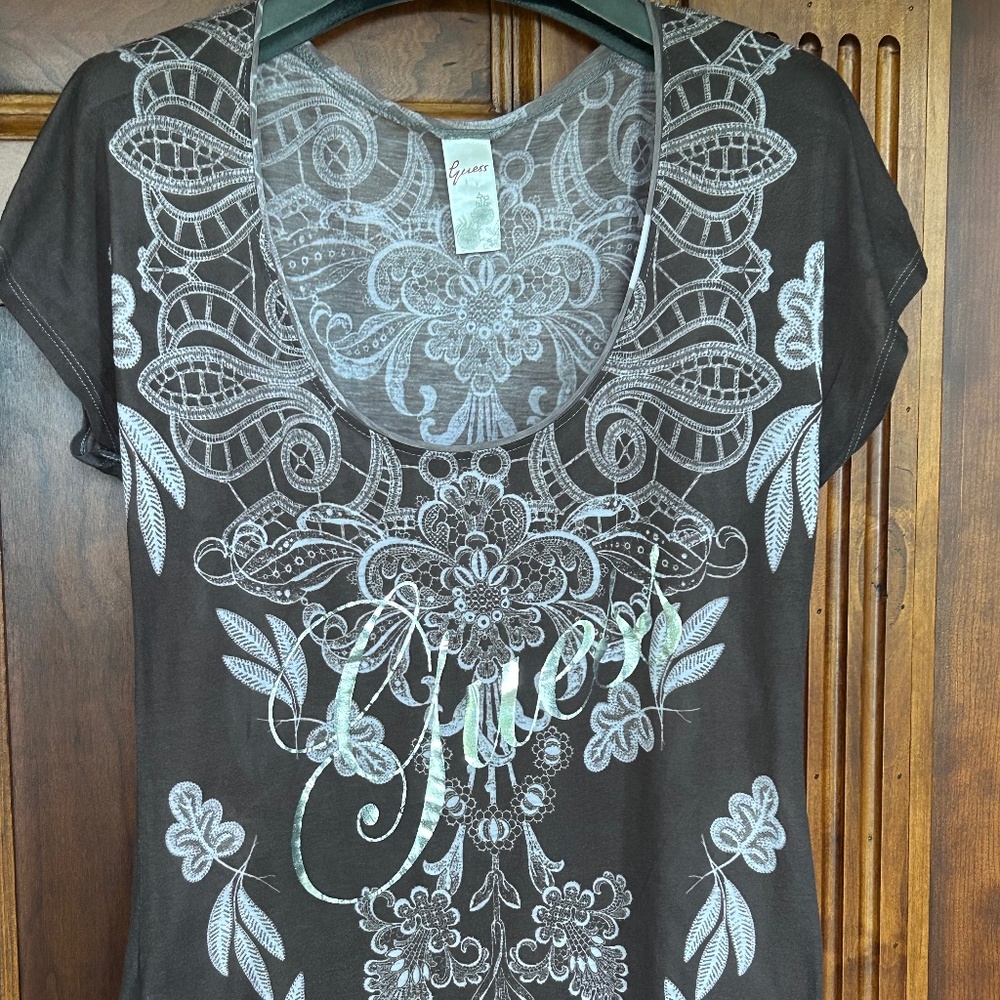 Guess lightweight top, Size Medium, Brand New Without Tags